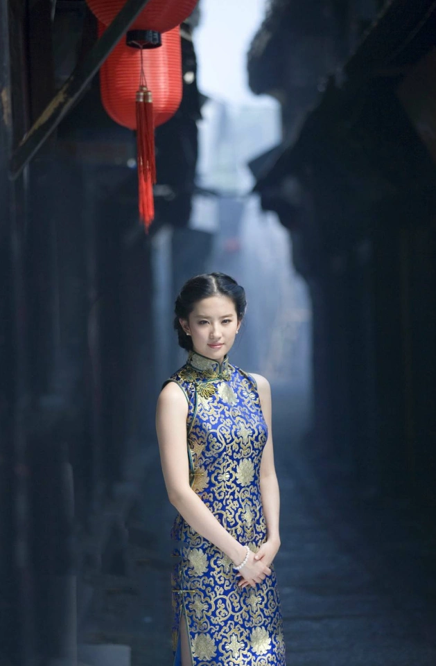 穿旗袍,看清效果后:这身材成直男心头最爱|刘亦菲|身材|造型_新浪新闻