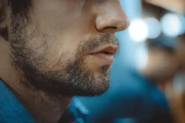 @男士们:胡子不刮,口罩白搭__财经头条