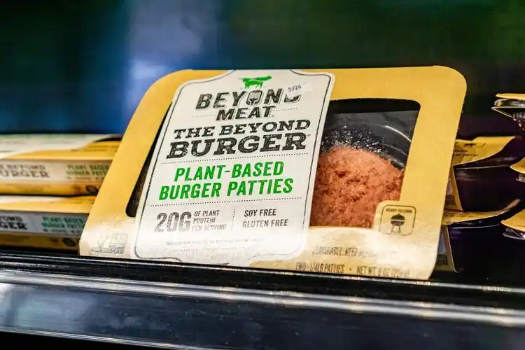 beyond meat donates one million plant-based burgers to health