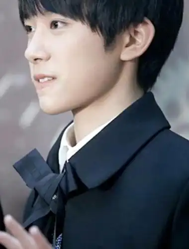 【图】易烊千玺侧脸图片太帅气 看网友们如何评论