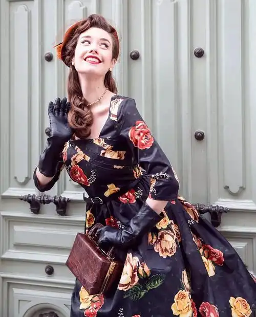 欧式复古发型女高清大图