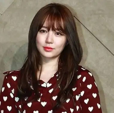 菱形脸最适合什么刘海 甜美齐刘海修饰脸型