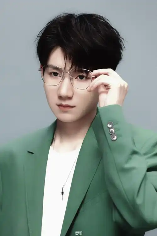 帕莎眼镜品牌代言人王源