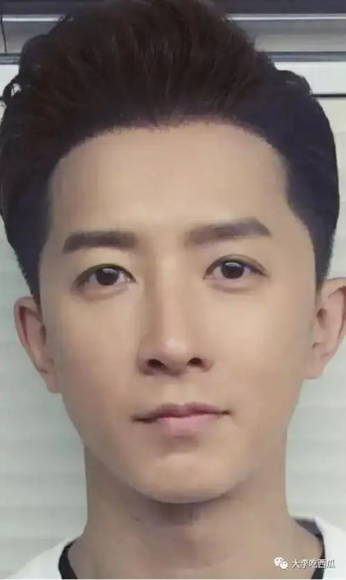 胡歌发际线也失守了,比发胖更可怕就是秃了吧?