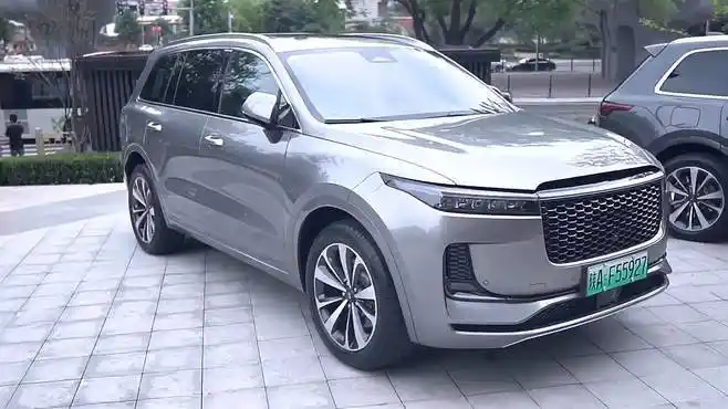 2022款理想one到货,舒适豪华不输宝马x5,买不买特斯拉自己定-汽车视频