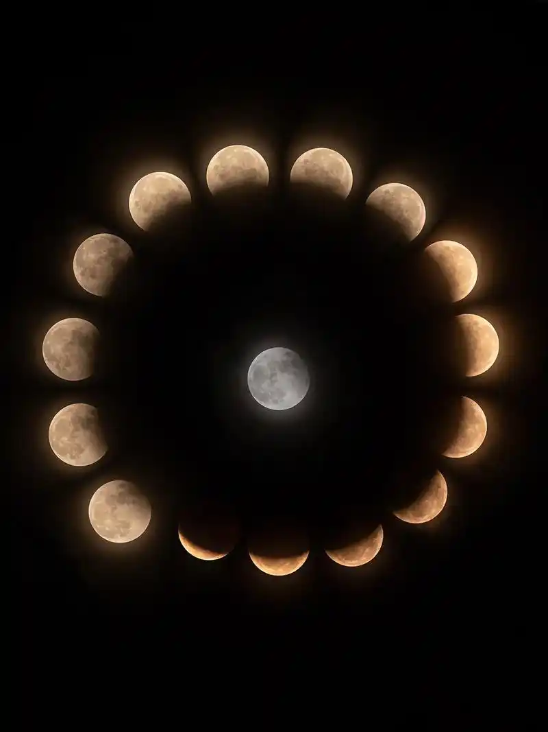 分享一下你拍摄的月全食吧.昨天折腾一晚上,可惜雾霾太大,红月 - 抖音