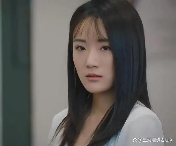 原来她是张凯丽女儿!怪不得能频繁上央视,是妈妈的骄傲更是心病