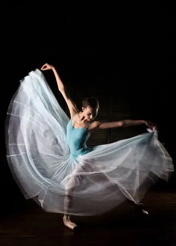 俄罗斯摄影大师镜头下的"芭蕾少女":每一张都美得可以当壁纸