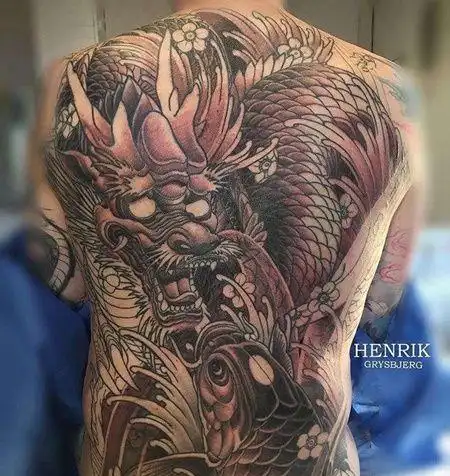 new school后背龙纹身图案