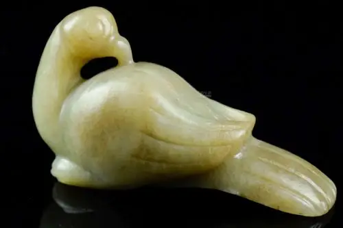 红山文化玉鸟 hongshan jade carved bird ornament