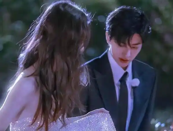 之前的陆地夫妇,后来的宋雨琦郑恺,还有如今的蔡徐坤和baby,虽然说