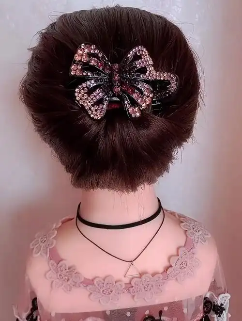 四十岁的女人这样扎头发,减龄又时尚