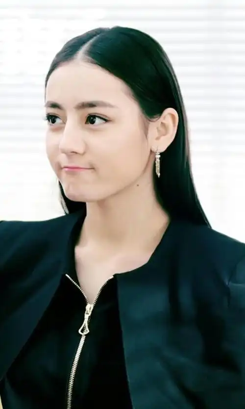 克拉恋人剧照(再看《克拉恋人》才发现迪丽热巴虽然美,却不如唐嫣耐看