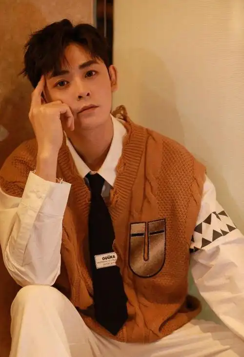 李欣泽不仅古装帅,现代装更帅,休闲穿搭尽显绅士魅力!