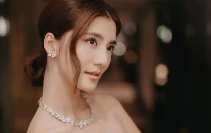 中法混血美女吴千语,肤白貌美,身材高挑,美到不可方物,太绝了_生活