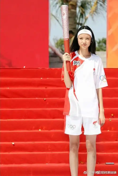 更拉仇恨的是,即使生下了baby,张梓琳的年龄看起来却一年比一年更年轻