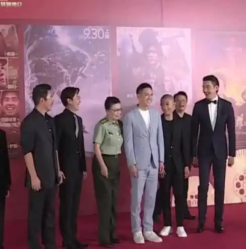 当张一山站胡兵身边这身高差太萌了像领了个小朋友的既视感