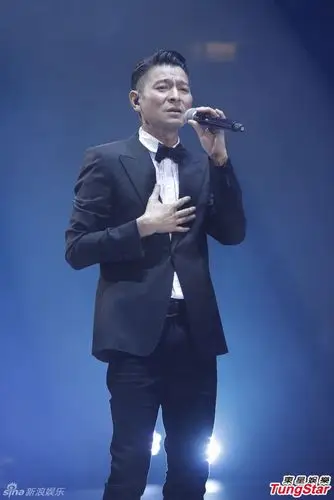 刘德华红馆开唱 曝张耀荣当年勇挡黑帮