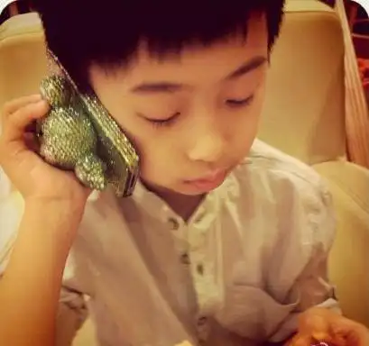 据台湾媒体报道,艺人伊能静和前夫庾澄庆(哈林)离婚后,2015年3月再嫁