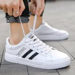 夏季白色板鞋男皮面防水休闲鞋子学生时尚平底小白鞋男老北京布鞋