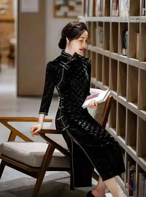 40岁的女人,穿什么样的旗袍最有品位!