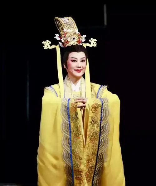 钱惠丽视频来源网络,仅供学习交流钱惠丽饰演张继华越剧《西园记·夜