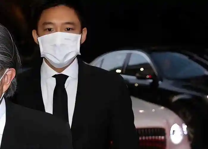 霍启山_恋情_商界