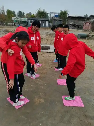 同吃苦,共患难,我们一起体会指压板给我们带来的酸爽!