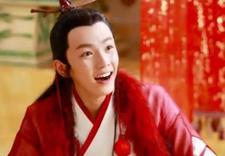 演员现状:邓伦和杨紫资源不断,而最帅的他却被大家淡忘_罗云熙_知名度