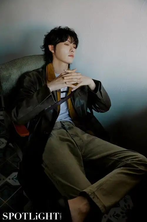 肖宇梁2021杂志图,极富表现力,每张都好绝