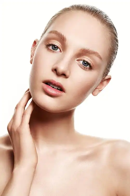 女性健康护肤品美容人像