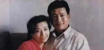 江珊终于官宣年过半百秀恩爱田小洁称她小木偶女儿早已同意