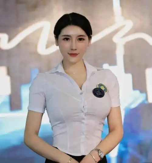 130斤的微胖女神刘太阳s型曲线身材被称为微胖女神