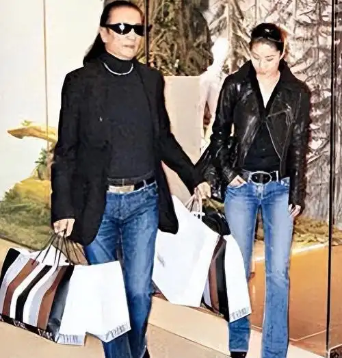 被谢贤养了12年,拿青春换了2000万,如今38岁的coco过得还好吗?