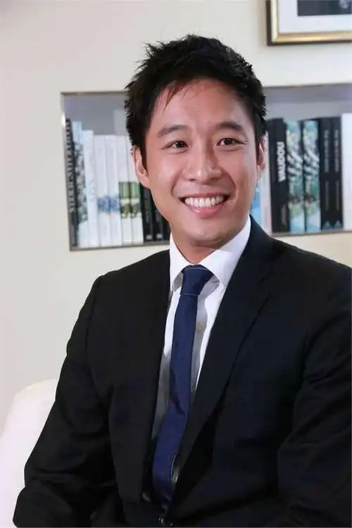 老二霍启山为何没娶章子怡?