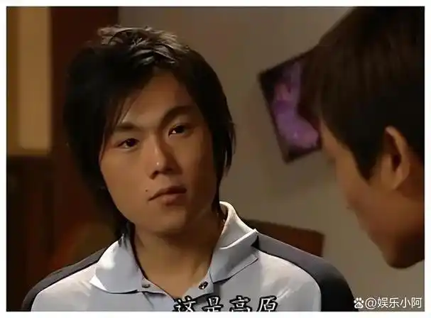 翻看他过去和现在的照片,不禁惊叹二者简直判若两人.