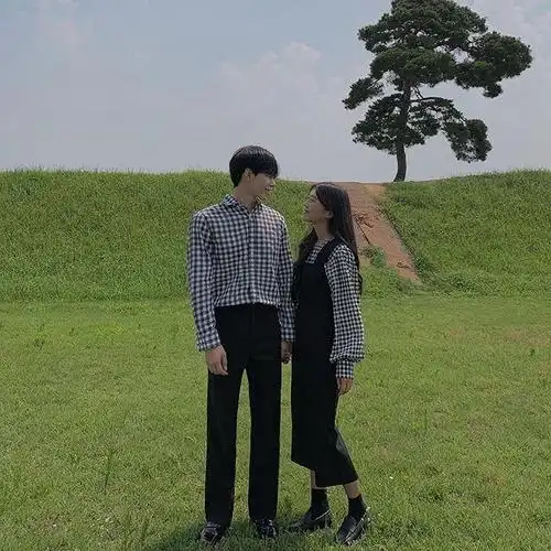 情侣拍照怎么摆姿势好?记住这几个动作,站着不动都能出大片!