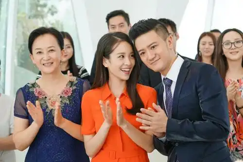 风光大嫁热播杨雪儿饰模范妻子小得