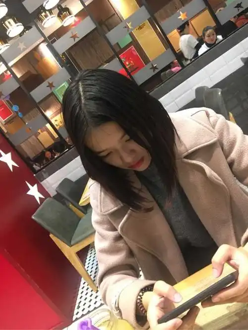 女朋友长得好看是怎样的体验?