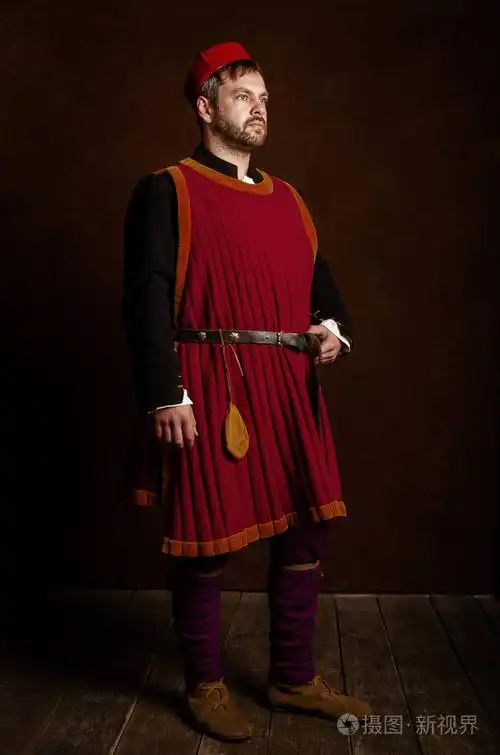 中世纪生活的爱好重建. 欧洲居民的历史服装.