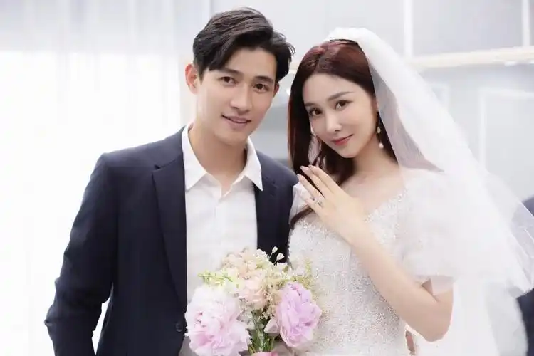 李子峰林籽官宣结婚两人同框颜值爆表娄艺潇刘学义纷纷送祝福