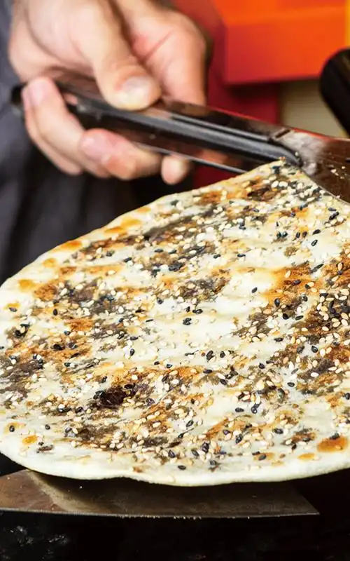 围炉三国锅盔,舌尖上的"革新"