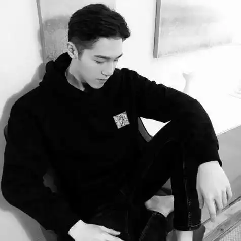 现在的你年少轻狂,最终不一样网红真人帅气男生黑白头像图片,蹉跎了最