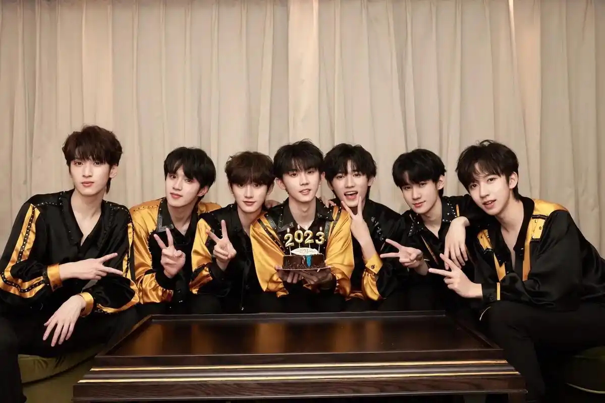 时代少年团.#2023东方卫视跨年晚会 #宝藏男孩 #tnt - 抖音