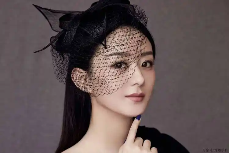 命理大师预言赵丽颖一生 冯绍峰做亲子鉴定