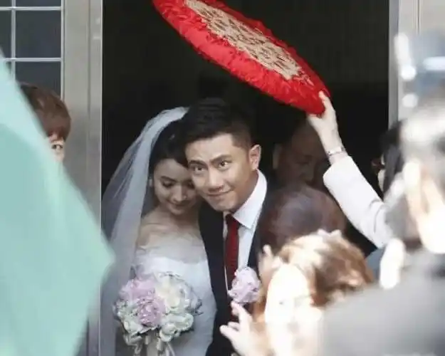 为奴为婢九年,精神失常:"林依晨,离婚不丢人|爱情|林于超|婚姻生活