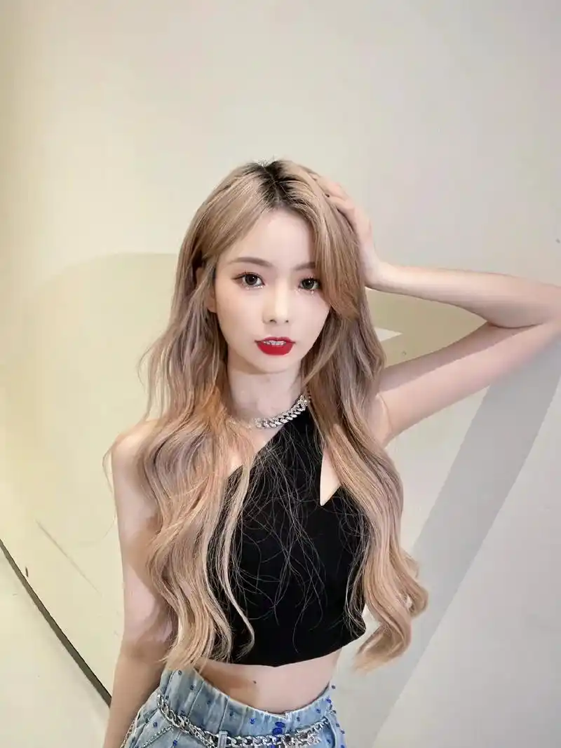 陈卓璇谁不爱呢#硬糖少女303陈卓璇#又美又飒 #辣妹  - 抖音