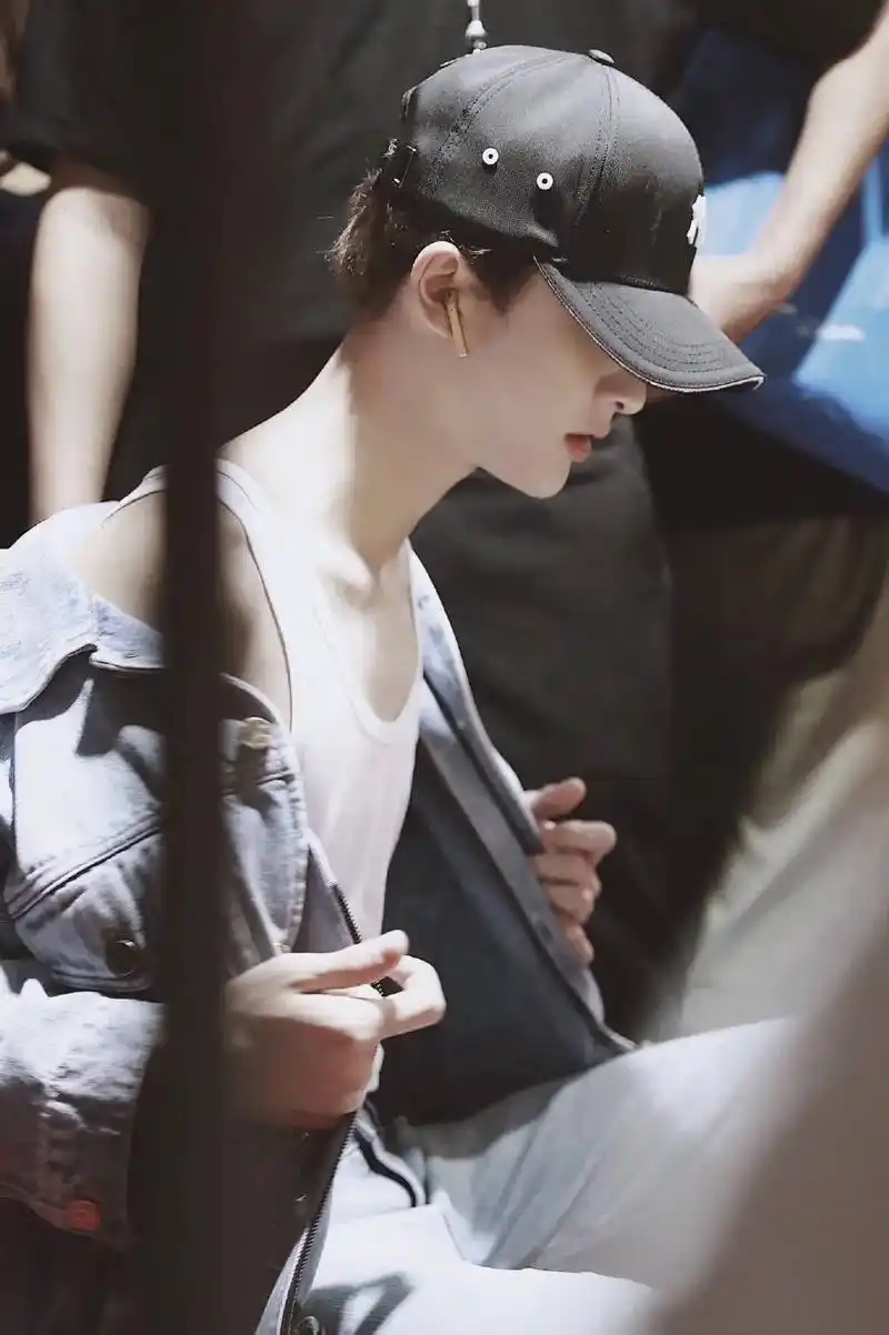 朱正廷壁纸.#朱正廷 人间仙子 - 抖音