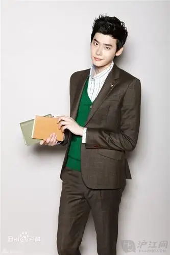 人气直线上升的韩国人气小巨星李钟硕的理想型曾在一个杂志采访中