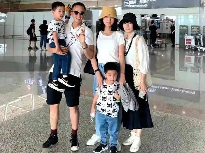 《红楼梦》演员35年后现状,有人风光,有人去世,有人一生无子_邓婕